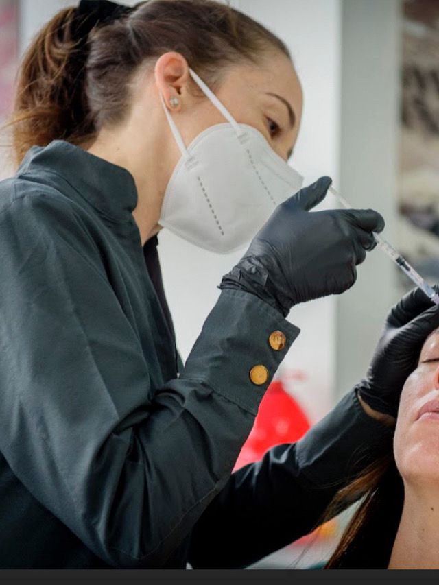 Dra. Teresa Bravo en su consulta